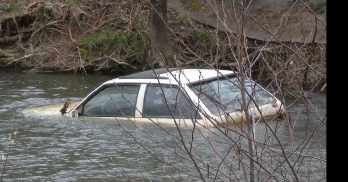 Une voiture volé puis noyée dans un canal !