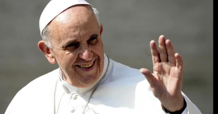 Le pape ouvre les portes du Vatican  aux migrants du monde