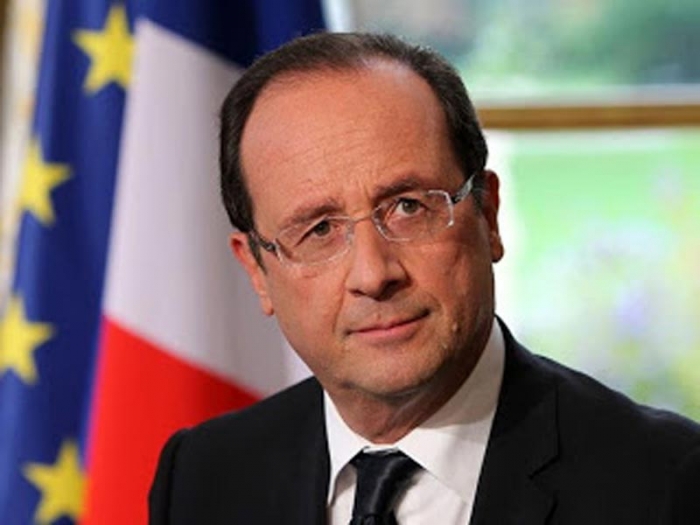 François Hollande décide de baisser les impôts et d'augmenter les salaires