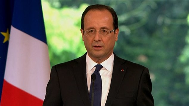 Hollande donne sa démission en direct