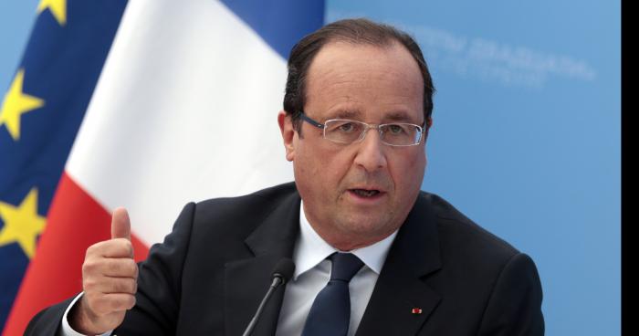 Hollande a demisionne de  son post de president de la republic Francaise tous les Francais et Francaise des million danse dans les rue ....vive la France liberé